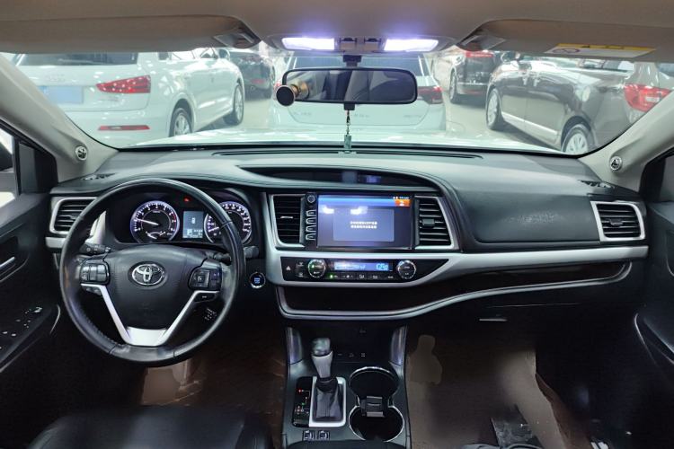 Used Toyota Highlander 2015 2.0T Four-Wheel Drive Luxury Edition 7-Seater Center Console