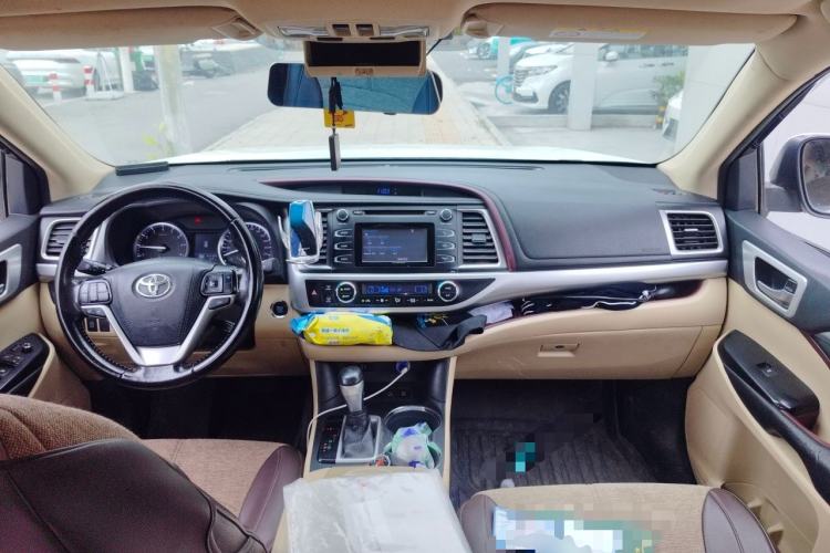 Used Toyota Highlander 2015 2.0T Four-Wheel Drive Luxury Edition 7-Seater Center Console