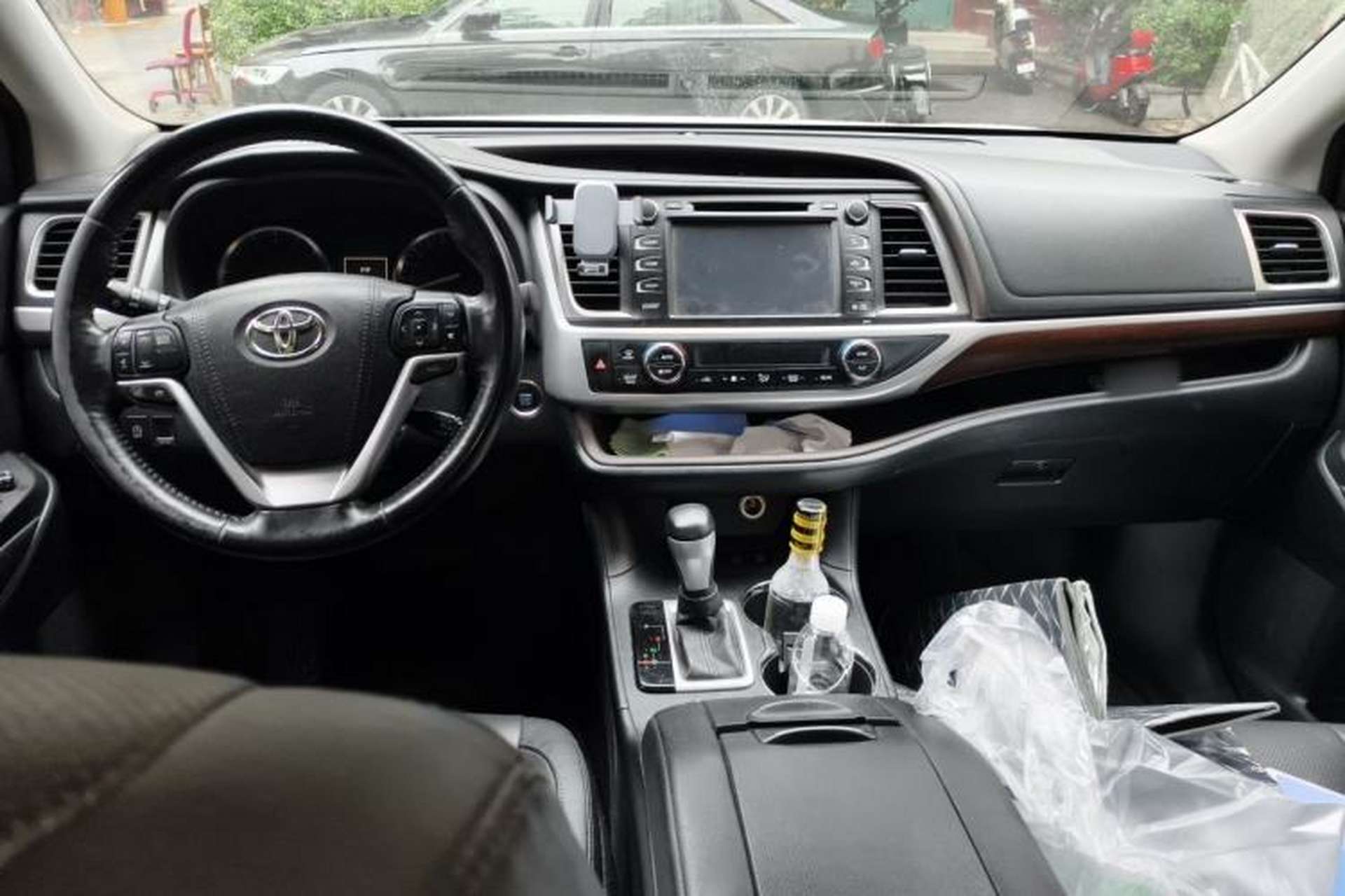 Used Toyota Highlander 2015 2.0T Four-Wheel Drive Ultimate Edition 7-Seater Center Console