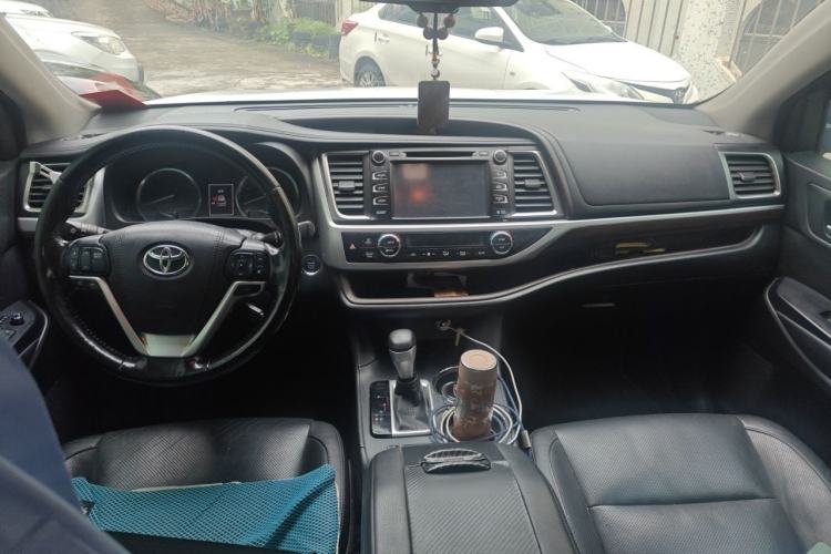 Used Toyota Highlander 2015 2.0T Four-Wheel Drive Ultimate Edition 7-Seater Center Console