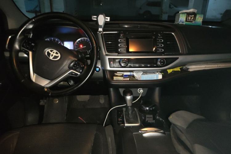 Used Toyota Highlander 2015 2.0T Four-Wheel Drive Luxury Edition 7-Seater Center Console