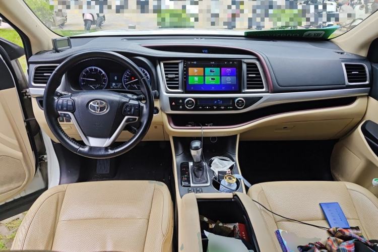 Used Toyota Highlander 2015 2.0T Four-Wheel Drive Luxury Edition 7-Seater Center Console