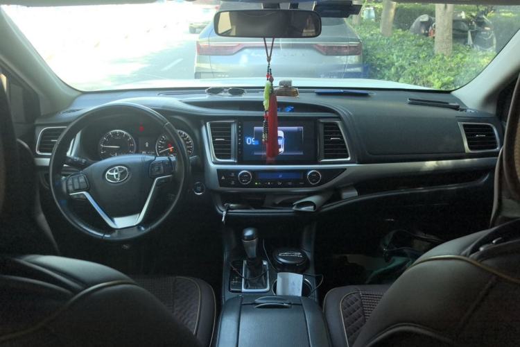 Used Toyota Highlander 2015 2.0T Four-Wheel Drive Luxury Edition 7-Seater Center Console