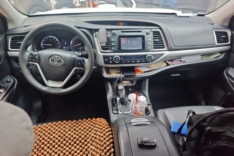 Used Toyota Highlander 2015 2.0T Four-Wheel Drive Luxury Edition 7-Seater Center Console