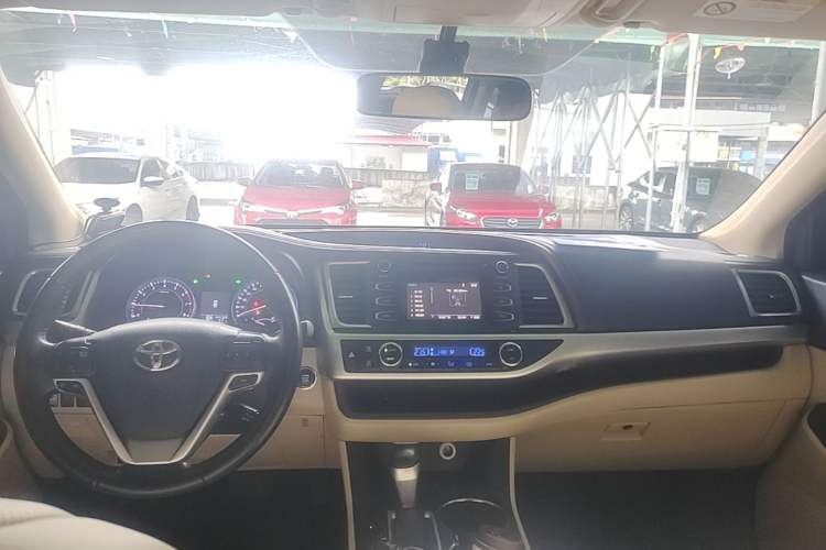 Used Toyota Highlander 2015 2.0T Four-Wheel Drive Luxury Edition 7-Seater Center Console