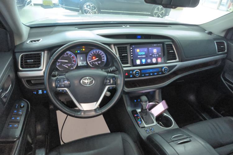 Used Toyota Highlander 2015 2.0T Four-Wheel Drive Luxury Edition 7-Seater Center Console