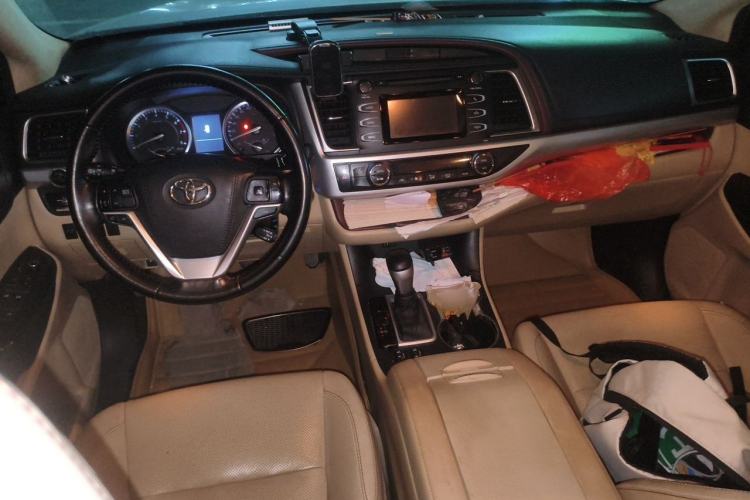 Used Toyota Highlander 2015 2.0T Four-Wheel Drive Luxury Edition 7-Seater Center Console