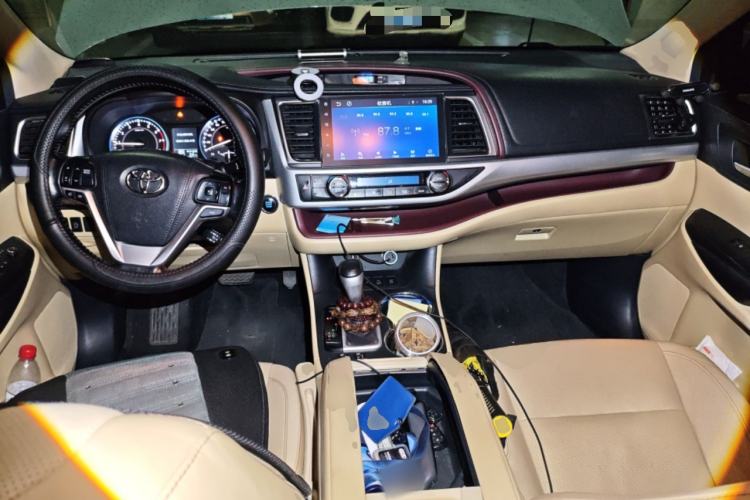 Used Toyota Highlander 2015 2.0T Four-Wheel Drive Luxury Edition 7-Seater Center Console