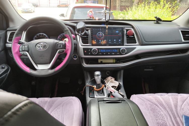 Used Toyota Highlander 2015 2.0T Four-Wheel Drive Luxury Edition 7-Seater Center Console