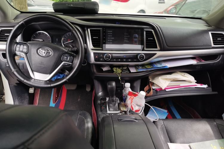 Used Toyota Highlander 2015 2.0T Four-Wheel Drive Luxury Edition 7-Seater Center Console