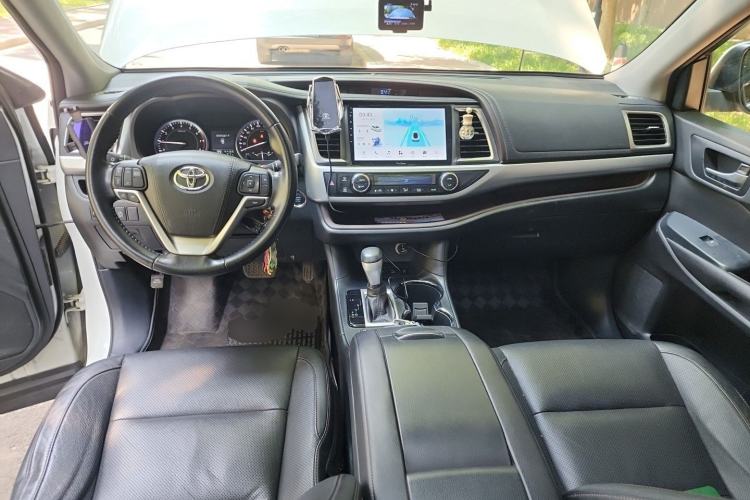 Used Toyota Highlander 2015 2.0T Four-Wheel Drive Luxury Edition 7-Seater Center Console