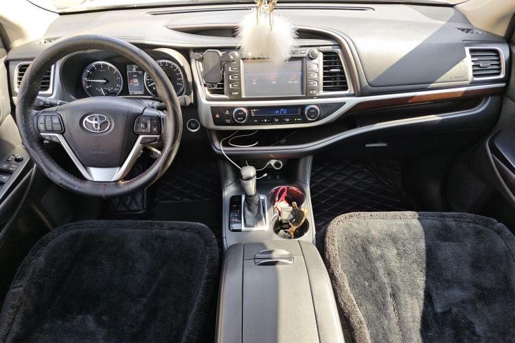 Used Toyota Highlander 2015 2.0T Four-Wheel Drive Ultimate Edition 7-Seater Center Console