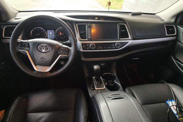 Used Toyota Highlander 2015 2.0T Four-Wheel Drive Luxury Edition 7-Seater Center Console