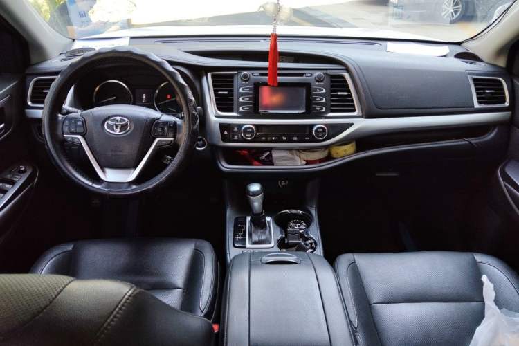 Used Toyota Highlander 2015 2.0T Four-Wheel Drive Luxury Edition 7-Seater Center Console