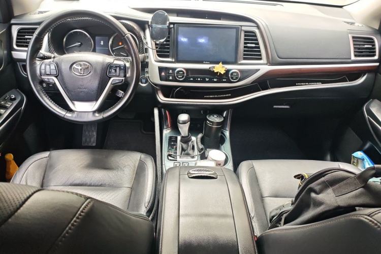 Used Toyota Highlander 2015 2.0T Four-Wheel Drive Luxury Edition 7-Seater Center Console