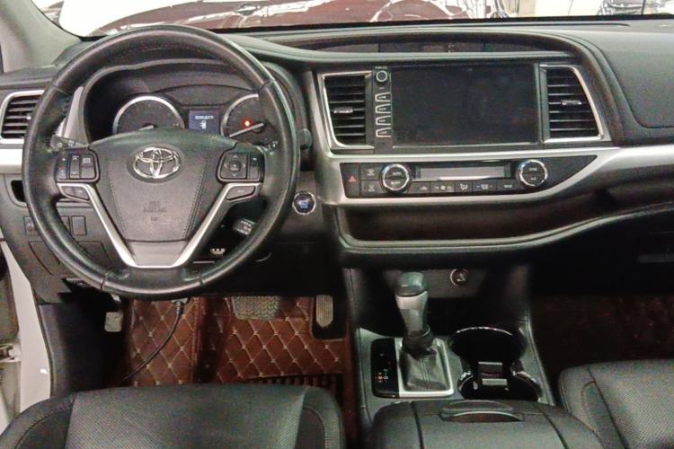 Used Toyota Highlander 2015 2.0T Four-Wheel Drive Luxury Edition 7-Seater Center Console