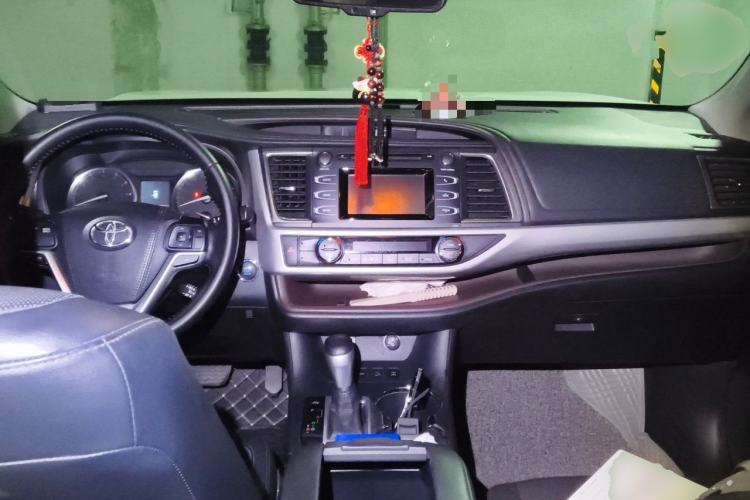 Used Toyota Highlander 2015 2.0T Four-Wheel Drive Luxury Edition 7-Seater Center Console