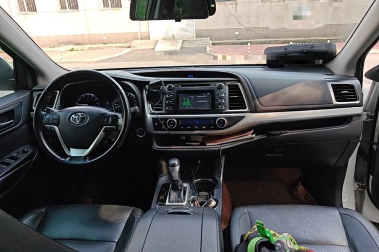 Used Toyota Highlander 2015 2.0T Four-Wheel Drive Luxury Edition 7-Seater Center Console