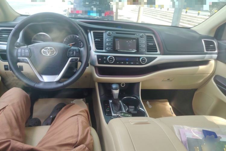 Used Toyota Highlander 2015 2.0T Four-Wheel Drive Luxury Edition 7-Seater Center Console