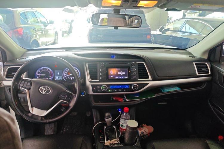 Used Toyota Highlander 2015 2.0T Four-Wheel Drive Luxury Edition 7-Seater Center Console