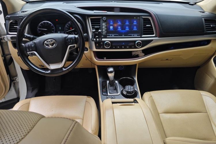 Used Toyota Highlander 2015 2.0T Four-Wheel Drive Luxury Edition 7-Seater Center Console