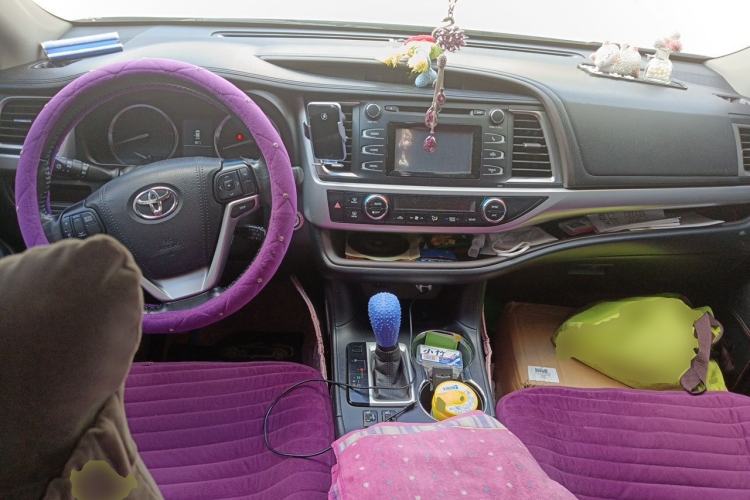 Used Toyota Highlander 2015 2.0T Four-Wheel Drive Luxury Edition 7-Seater Center Console
