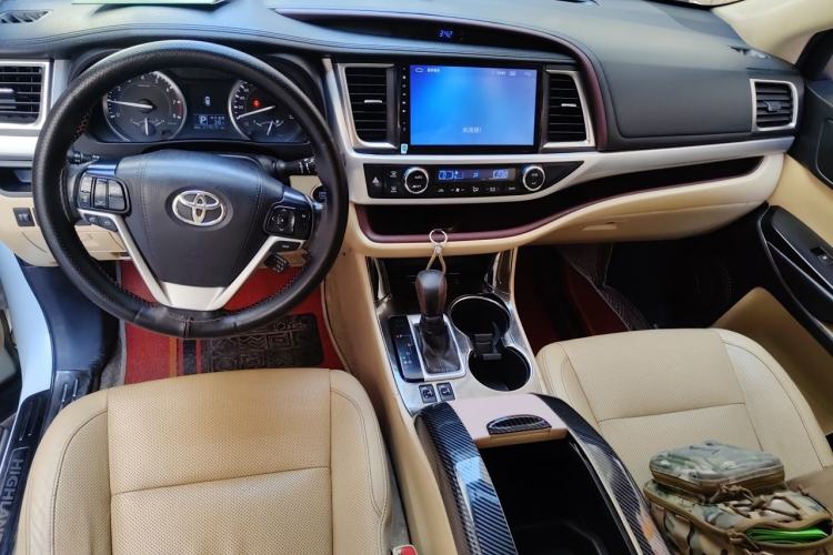 Used Toyota Highlander 2015 2.0T Four-Wheel Drive Luxury Edition 7-Seater Center Console