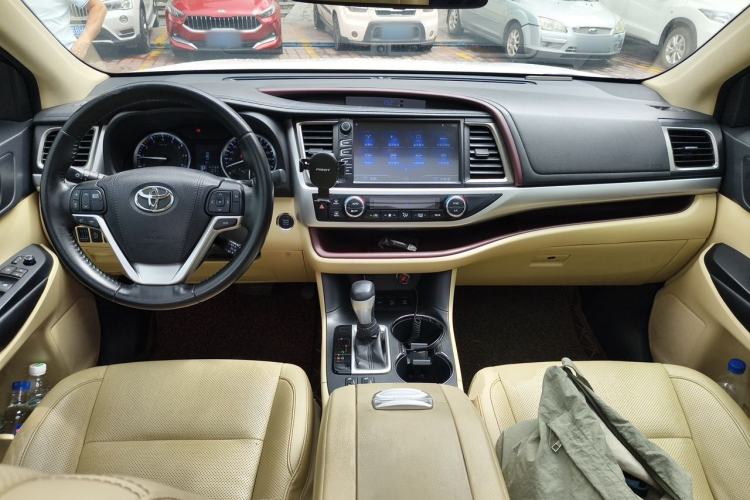 Used Toyota Highlander 2015 2.0T Four-Wheel Drive Luxury Edition 7-Seater Center Console