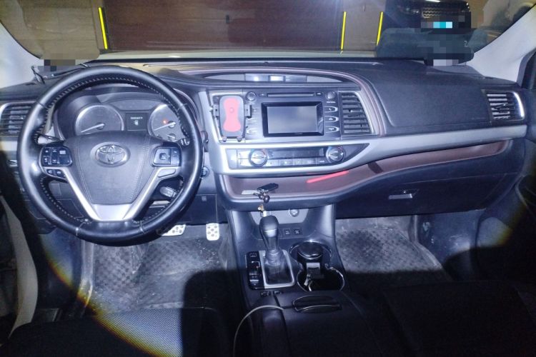 Used Toyota Highlander 2015 2.0T Four-Wheel Drive Luxury Edition 7-Seater Center Console