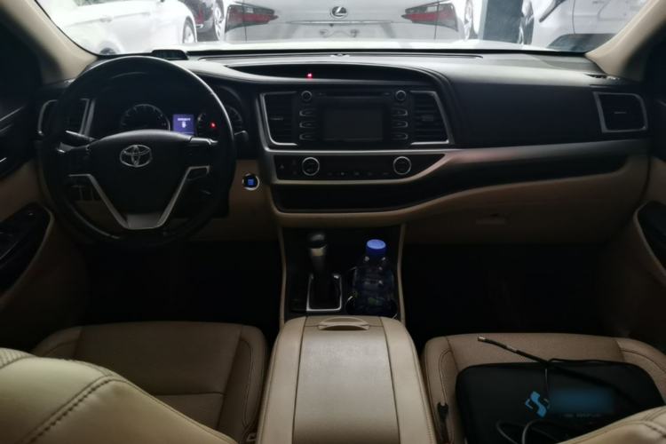 Used Toyota Highlander 2015 2.0T Four-Wheel Drive Luxury Edition 7-Seater Center Console