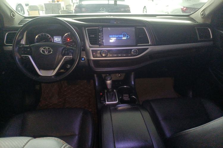 Used Toyota Highlander 2015 2.0T Four-Wheel Drive Luxury Edition 7-Seater Center Console