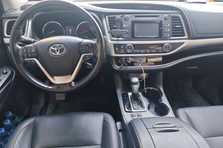 Used Toyota Highlander 2015 2.0T Four-Wheel Drive Luxury Edition 7-Seater Center Console