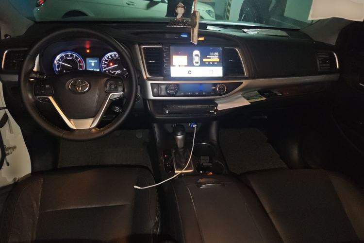 Used Toyota Highlander 2015 2.0T Four-Wheel Drive Luxury Edition 7-Seater Center Console