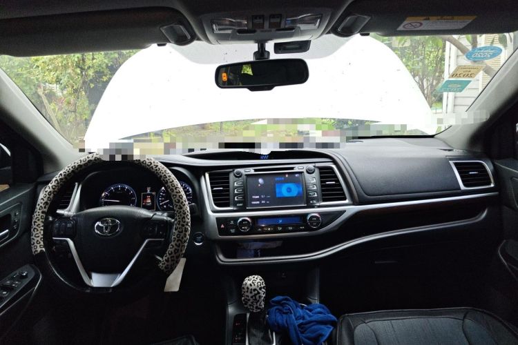 Used Toyota Highlander 2015 2.0T Four-Wheel Drive Ultimate Edition 7-Seater Center Console