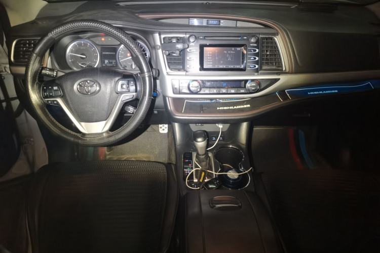 Used Toyota Highlander 2015 2.0T Four-Wheel Drive Luxury Edition 7-Seater Center Console