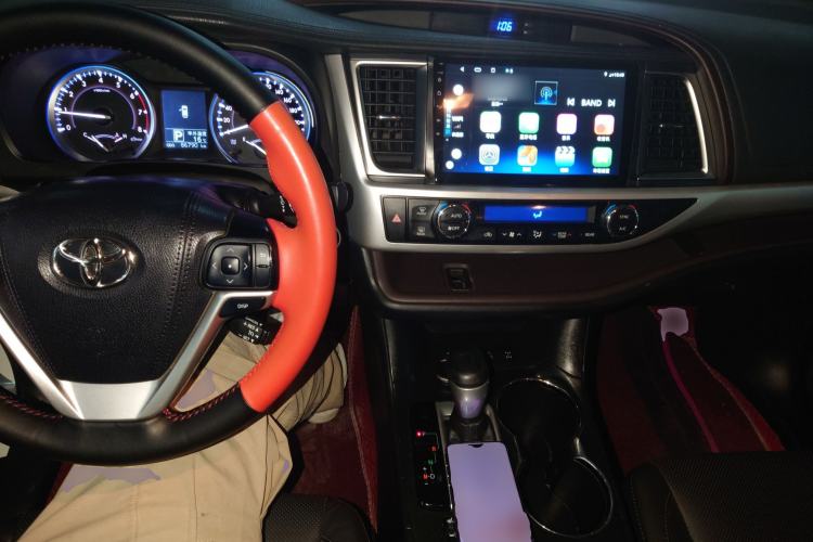 Used Toyota Highlander 2015 2.0T Four-Wheel Drive Luxury Edition 7-Seater Center Console