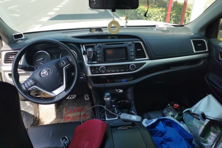 Used Toyota Highlander 2015 2.0T Four-Wheel Drive Luxury Edition 7-Seater Center Console