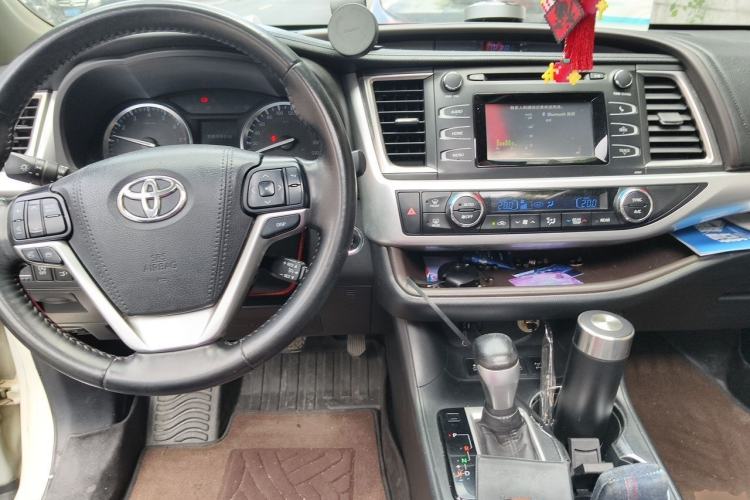 Used Toyota Highlander 2015 2.0T Four-Wheel Drive Luxury Edition 7-Seater Center Console