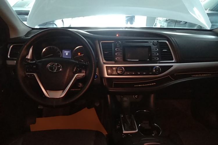 Used Toyota Highlander 2015 2.0T Four-Wheel Drive Luxury Edition 7-Seater Center Console