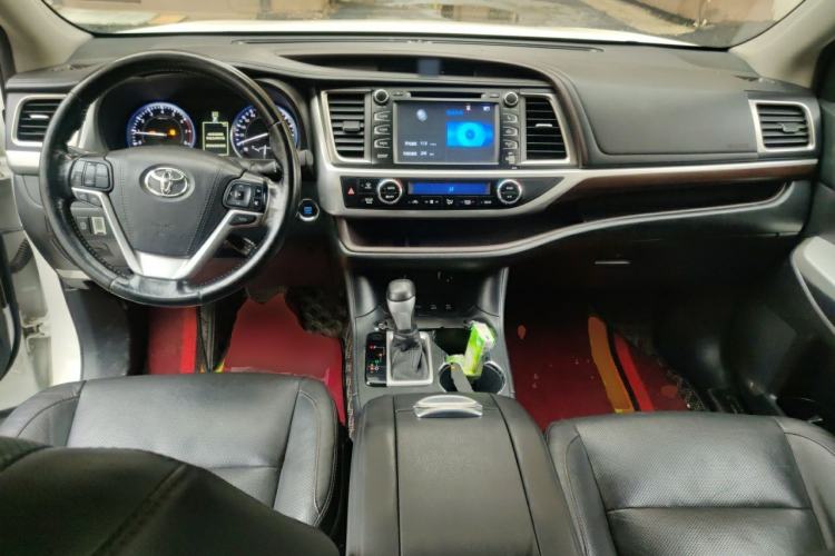 Used Toyota Highlander 2015 2.0T Four-Wheel Drive Ultimate Edition 7-Seater Center Console