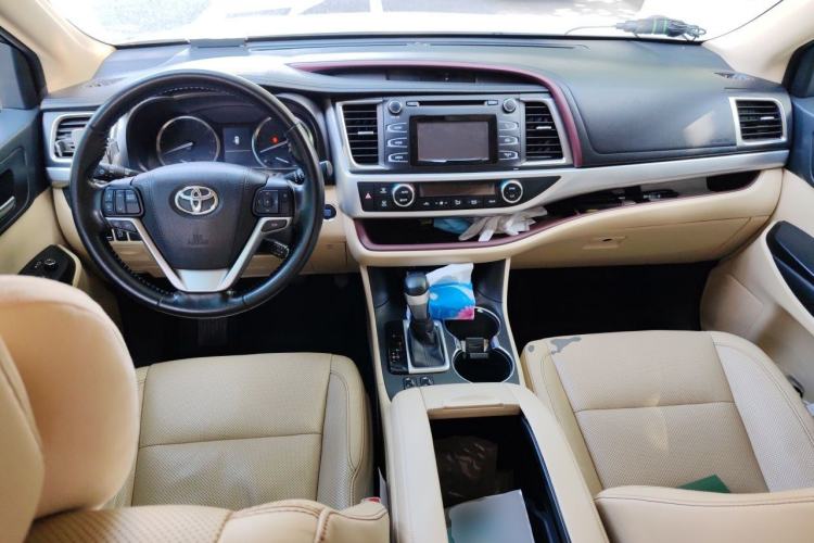 Used Toyota Highlander 2015 2.0T Four-Wheel Drive Luxury Edition 7-Seater Center Console