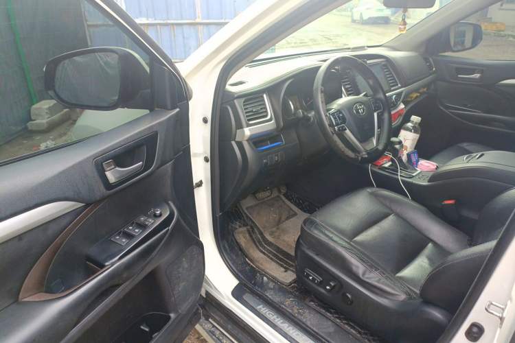 Used Toyota Highlander 2015 2.0T Four-Wheel Drive Luxury Edition 7-Seater Driver Seat