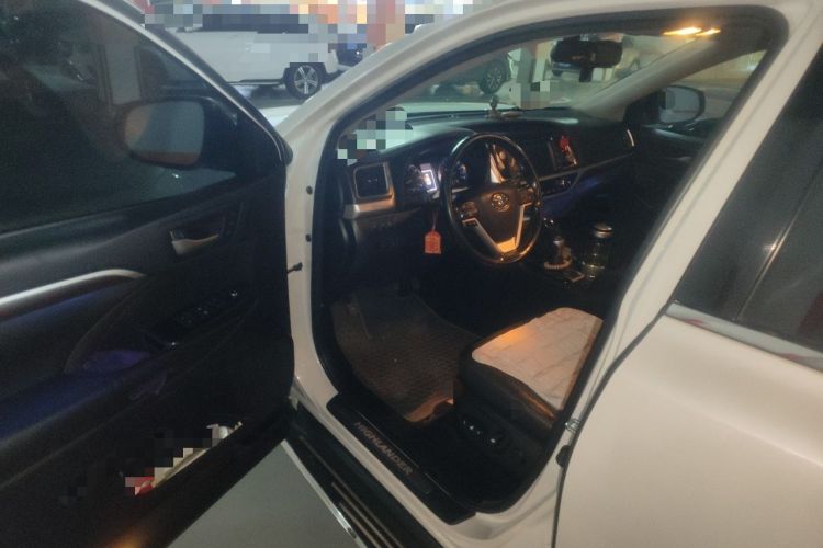 Used Toyota Highlander 2015 2.0T Four-Wheel Drive Ultimate Edition 7-Seater Driver Seat