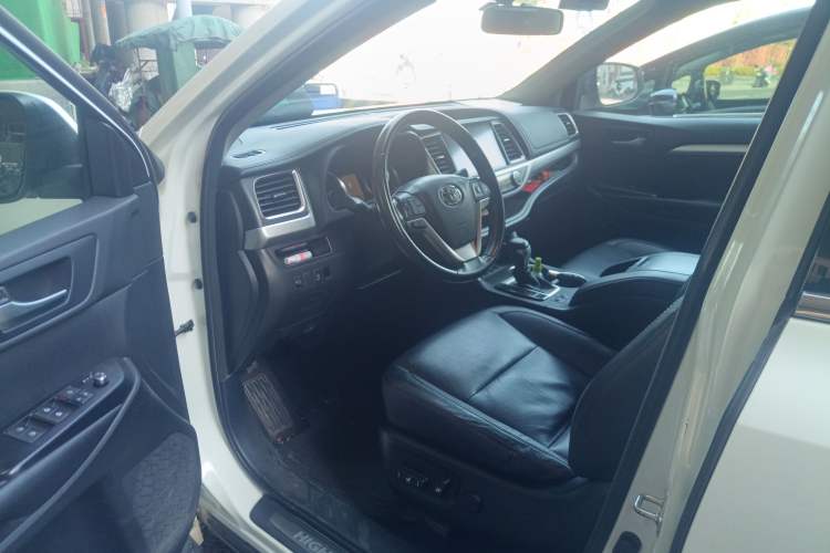 Used Toyota Highlander 2015 2.0T Four-Wheel Drive Luxury Edition 7-Seater Driver Seat