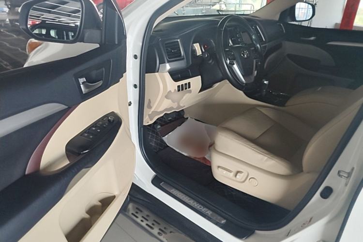 Used Toyota Highlander 2015 2.0T Four-Wheel Drive Luxury Edition 7-Seater Driver Seat