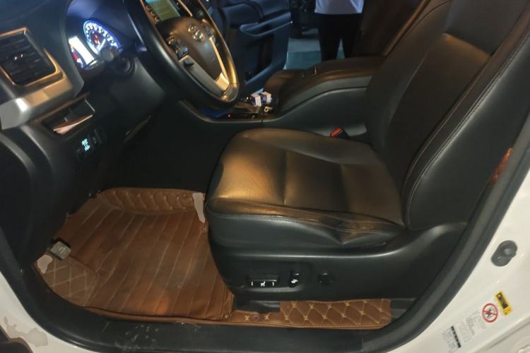 Used Toyota Highlander 2015 2.0T Four-Wheel Drive Luxury Edition 7-Seater Driver Seat