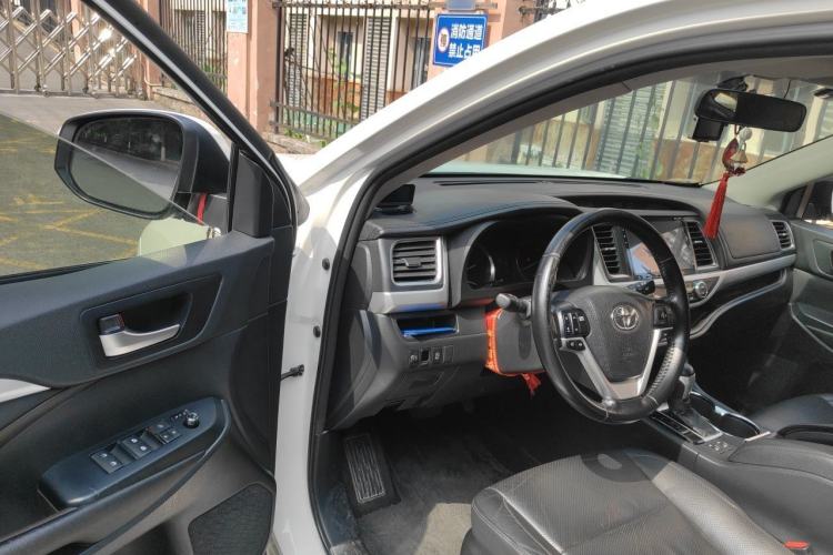 Used Toyota Highlander 2015 2.0T Four-Wheel Drive Luxury Edition 7-Seater Driver Seat