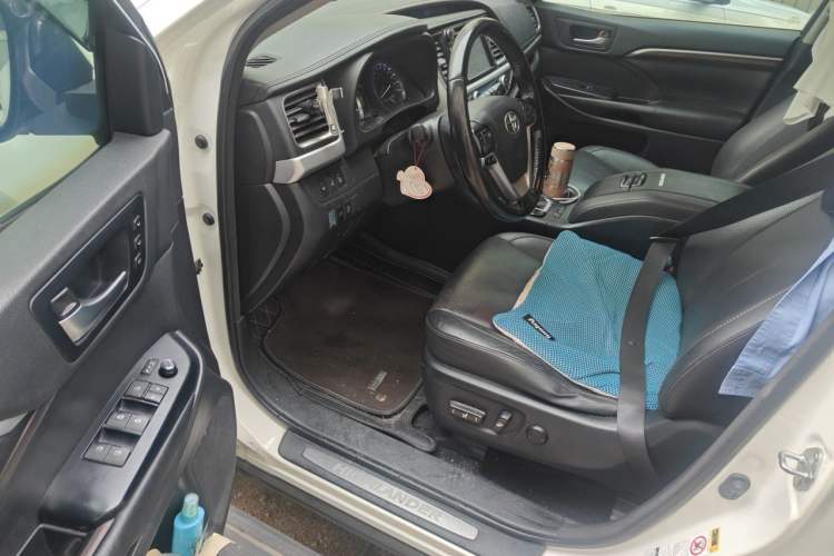 Used Toyota Highlander 2015 2.0T Four-Wheel Drive Ultimate Edition 7-Seater Driver Seat