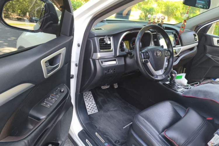 Used Toyota Highlander 2015 2.0T Four-Wheel Drive Luxury Edition 7-Seater Driver Seat