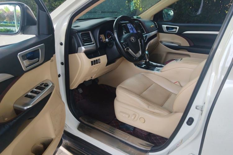 Used Toyota Highlander 2015 2.0T Four-Wheel Drive Luxury Edition 7-Seater Driver Seat